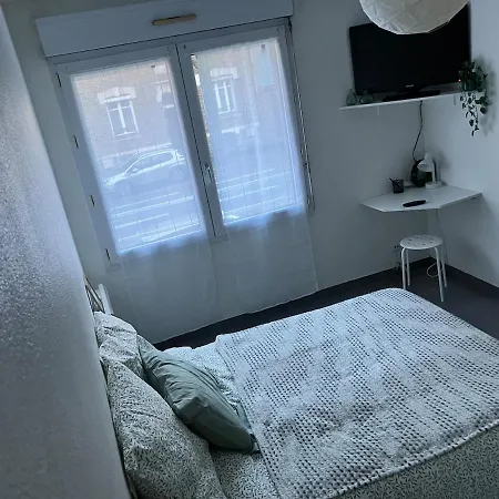 Bien Situe - Proche Centre Bd Jules Verne Apartamento *