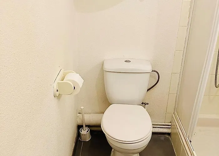 Bien Situe - Proche Centre Bd Jules Verne *